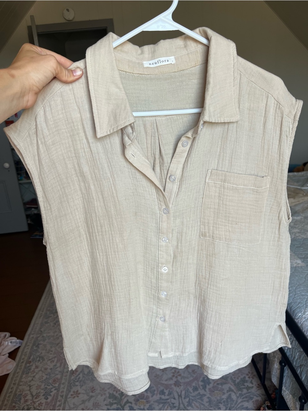 Neuflora Women's Cream Short-Sleeve Button-Down Shirt